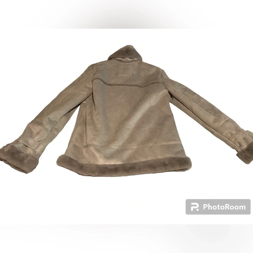 FINAL PRICE DROP NWT Hollister small warm and fuzzy faux suede and faux fur coat - Picture 5 of 9